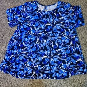 Roaman's Blue Floral Pattern Tee with Key Hole Back Large